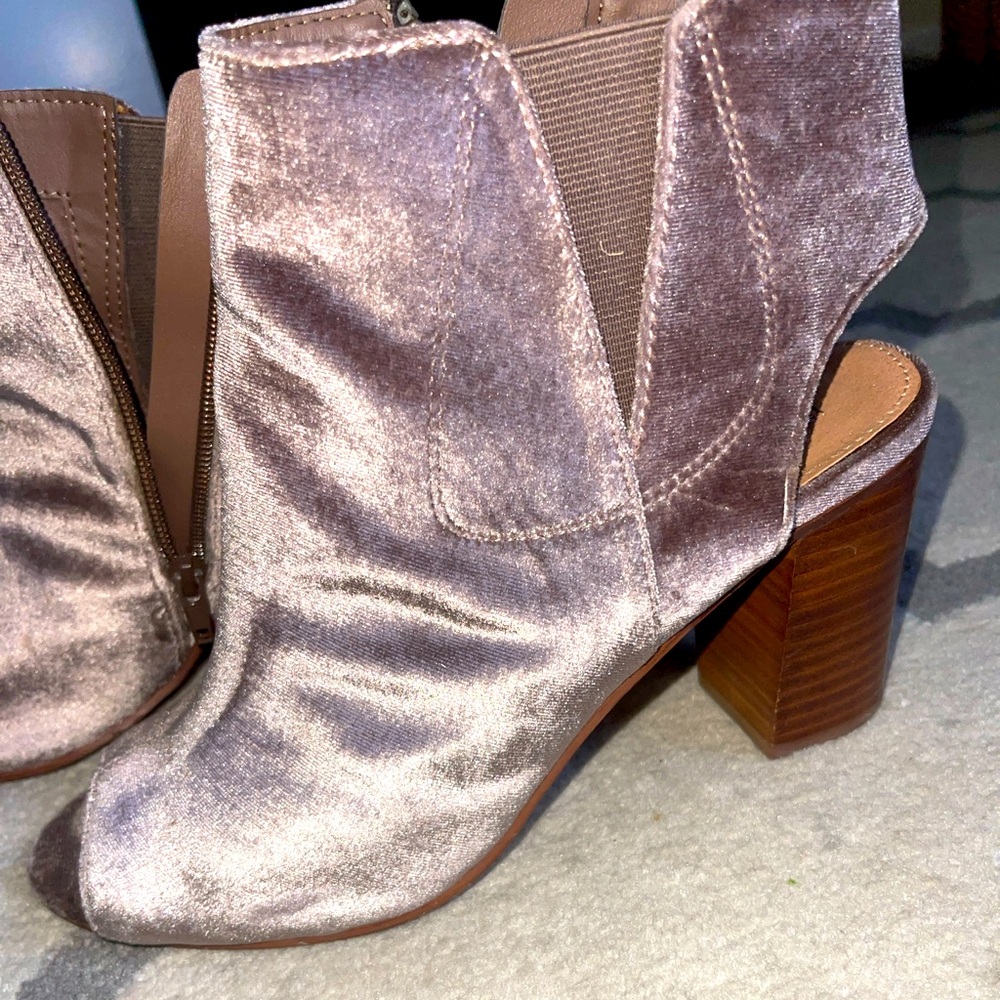 Steve Madden velvet heels